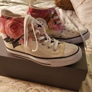 Fun high heel Converse size 8 hardly worn